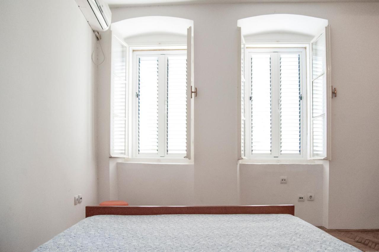 Apartment Old Town Херцег-Нови Экстерьер фото